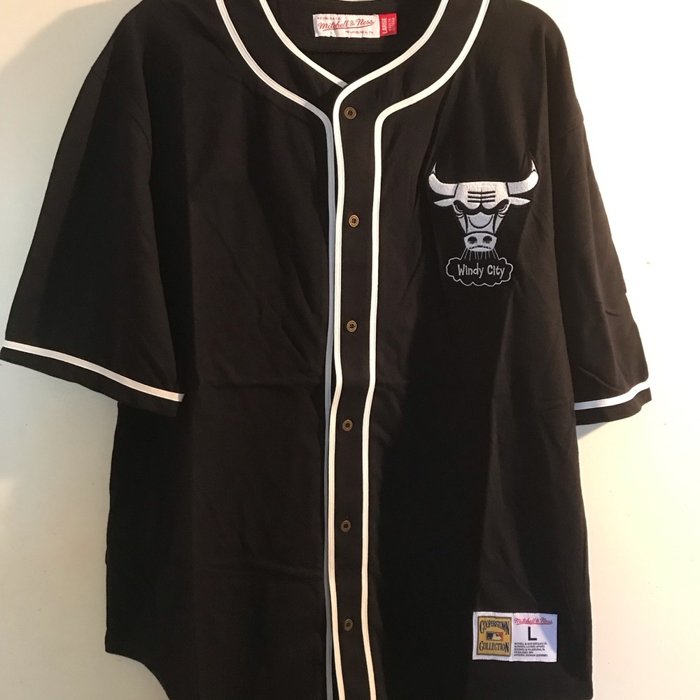 NBA Black and White Chicago Bulls baseball MLB Short Sleeve Tee New no tags
